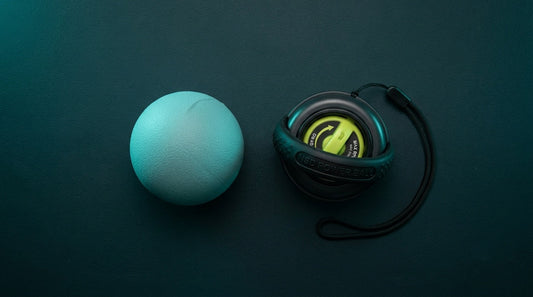 Knetball und Reflexit Spinball im Vergleich – Knetball für Hände vs. Gyroball Training